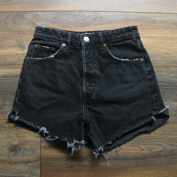 Zara denim shorts size 6 *GUC - Picture 2 of 7